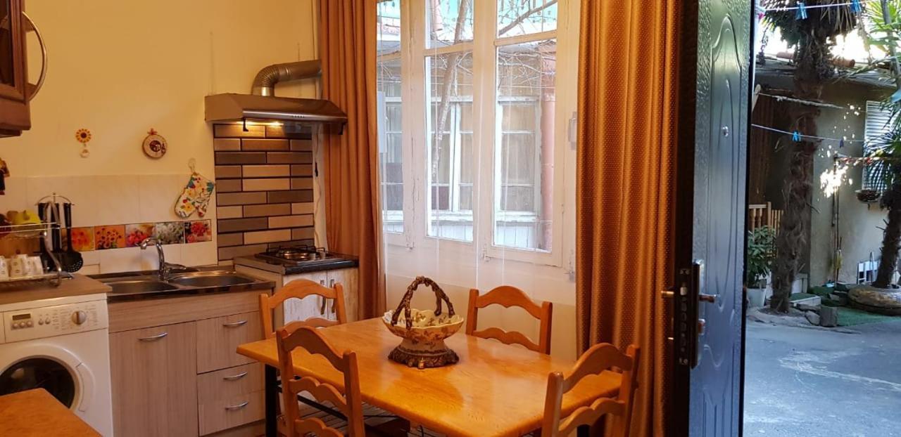 Madona'S Apartment Тбилиси Экстерьер фото