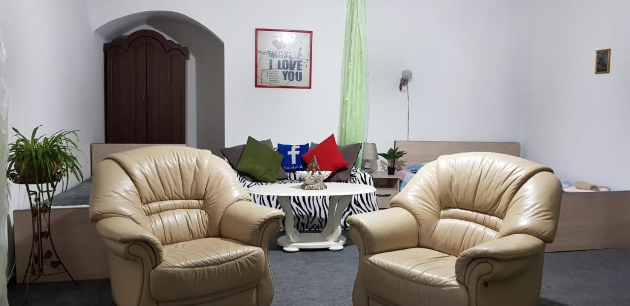Madona'S Apartment Тбилиси Экстерьер фото